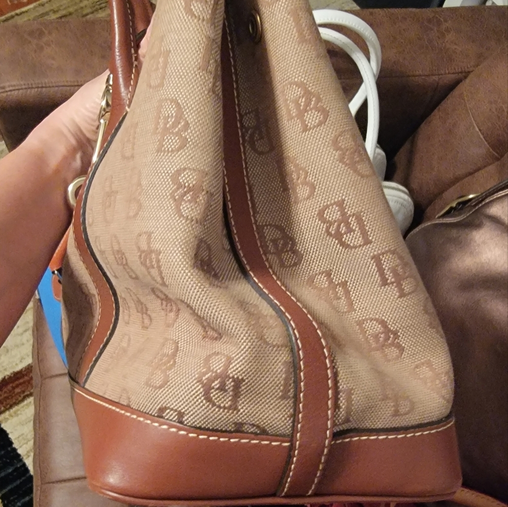 Dooney and Bourke Handbag - Picture 4 of 6